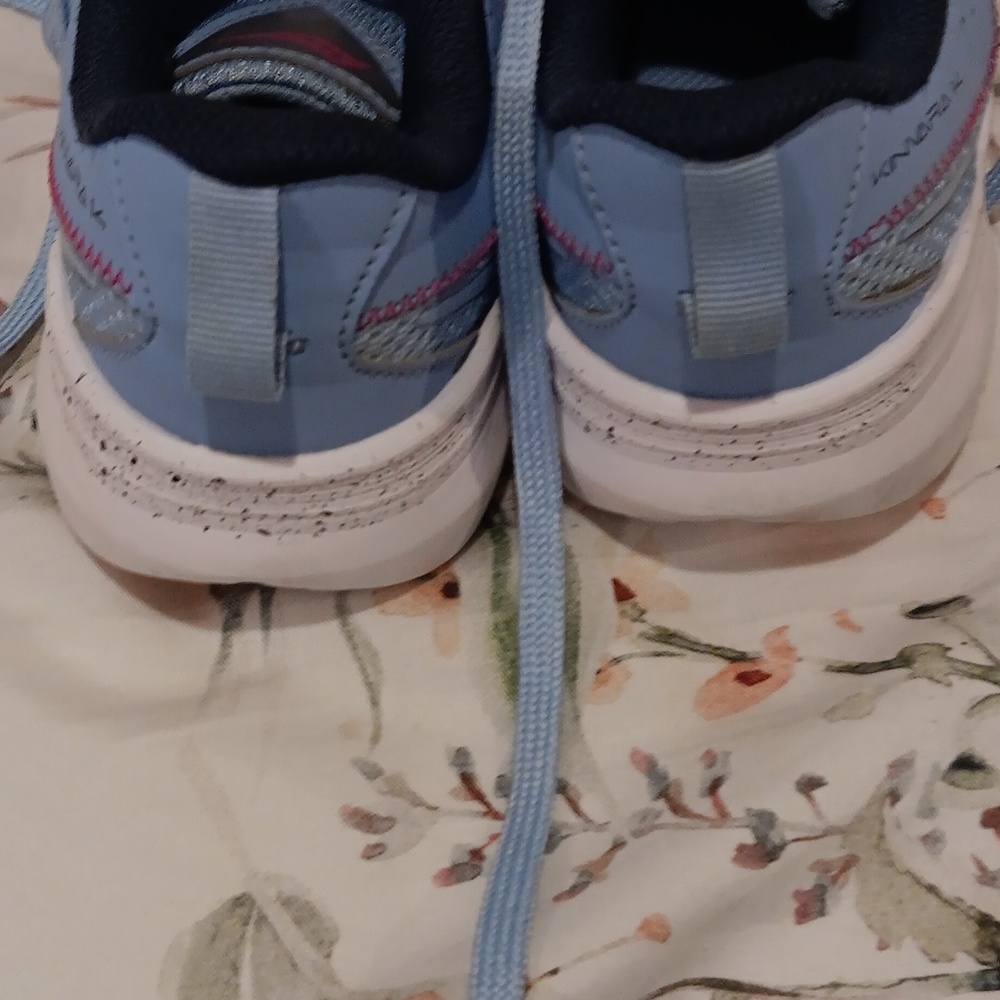 Saucony Girls Shoes - Picture 2 of 6